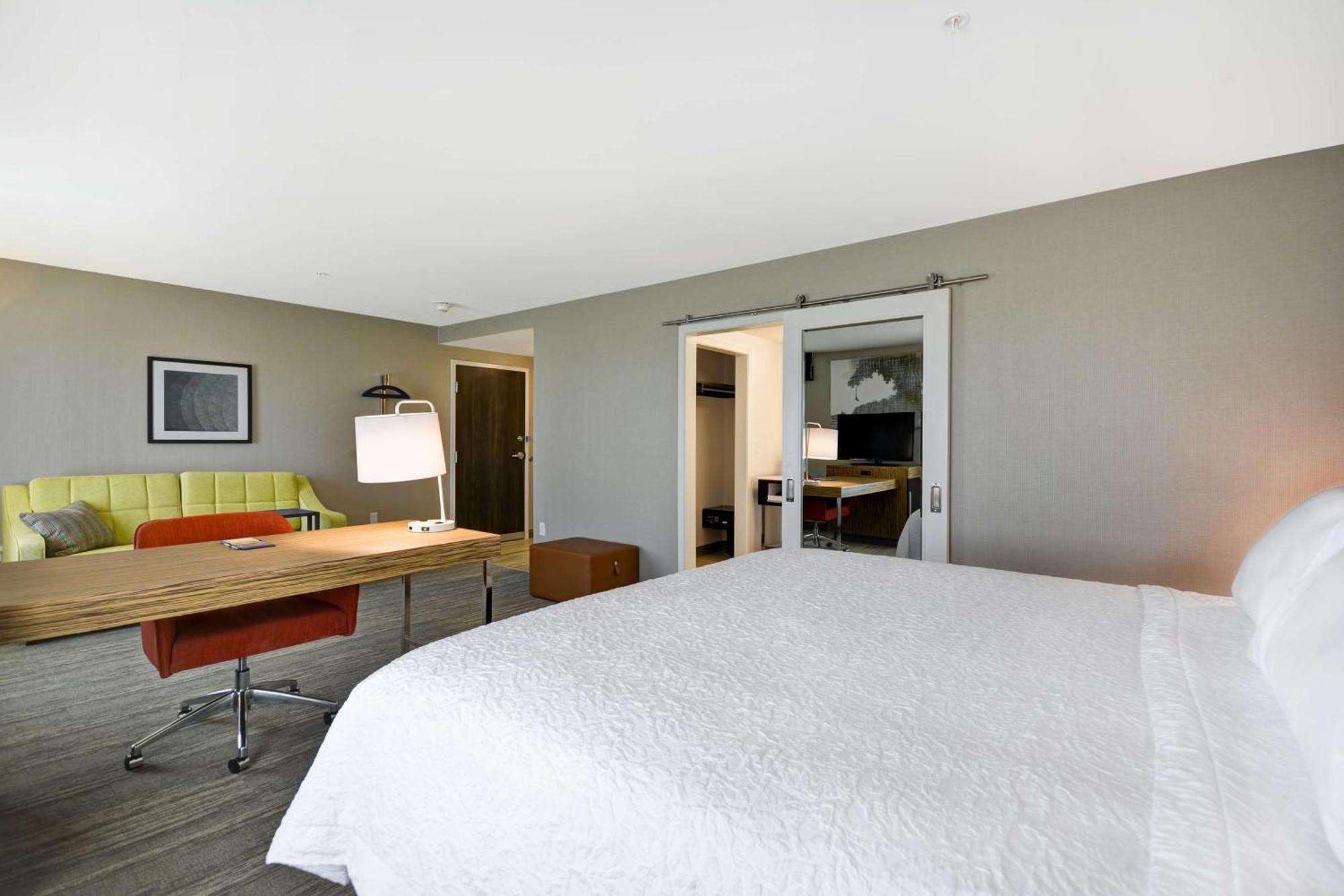 Hampton Inn & Suites Detroit/Уоррен Экстерьер фото